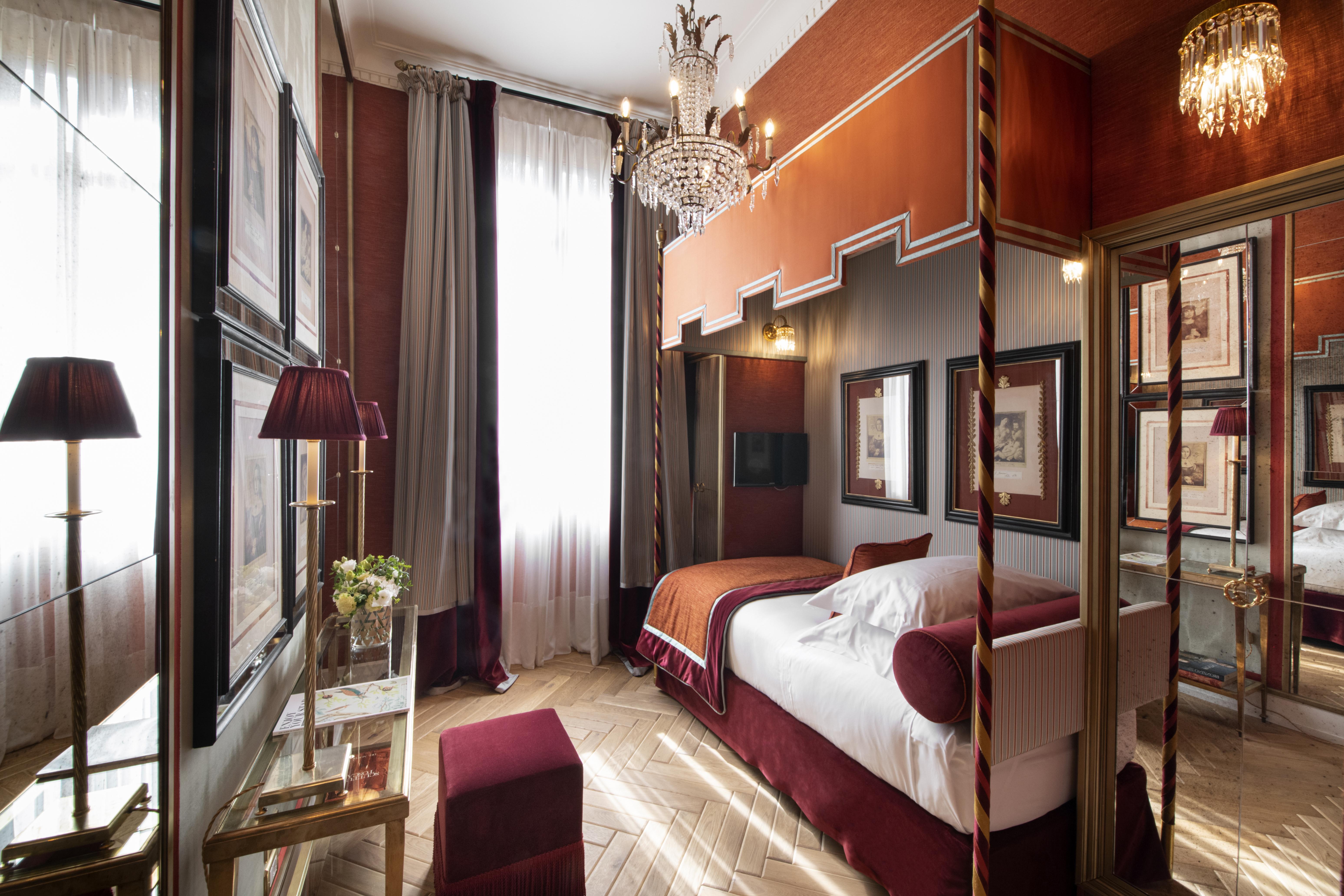 Helvetia&Bristol Firenze - Starhotels Collezione Bagian luar foto A room at the Hotel de Crillon