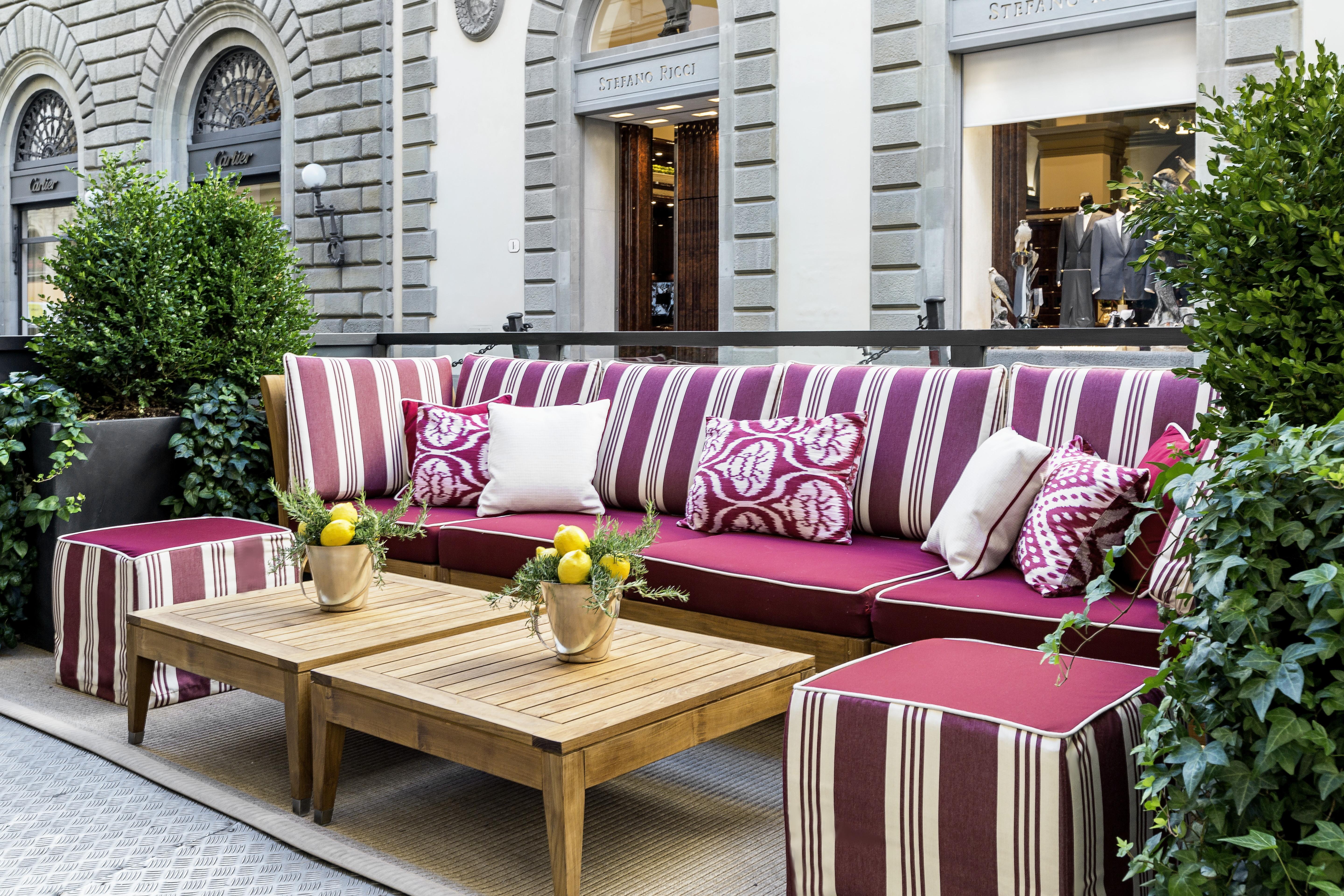 Helvetia&Bristol Firenze - Starhotels Collezione Bagian luar foto The Hotel's courtyard
