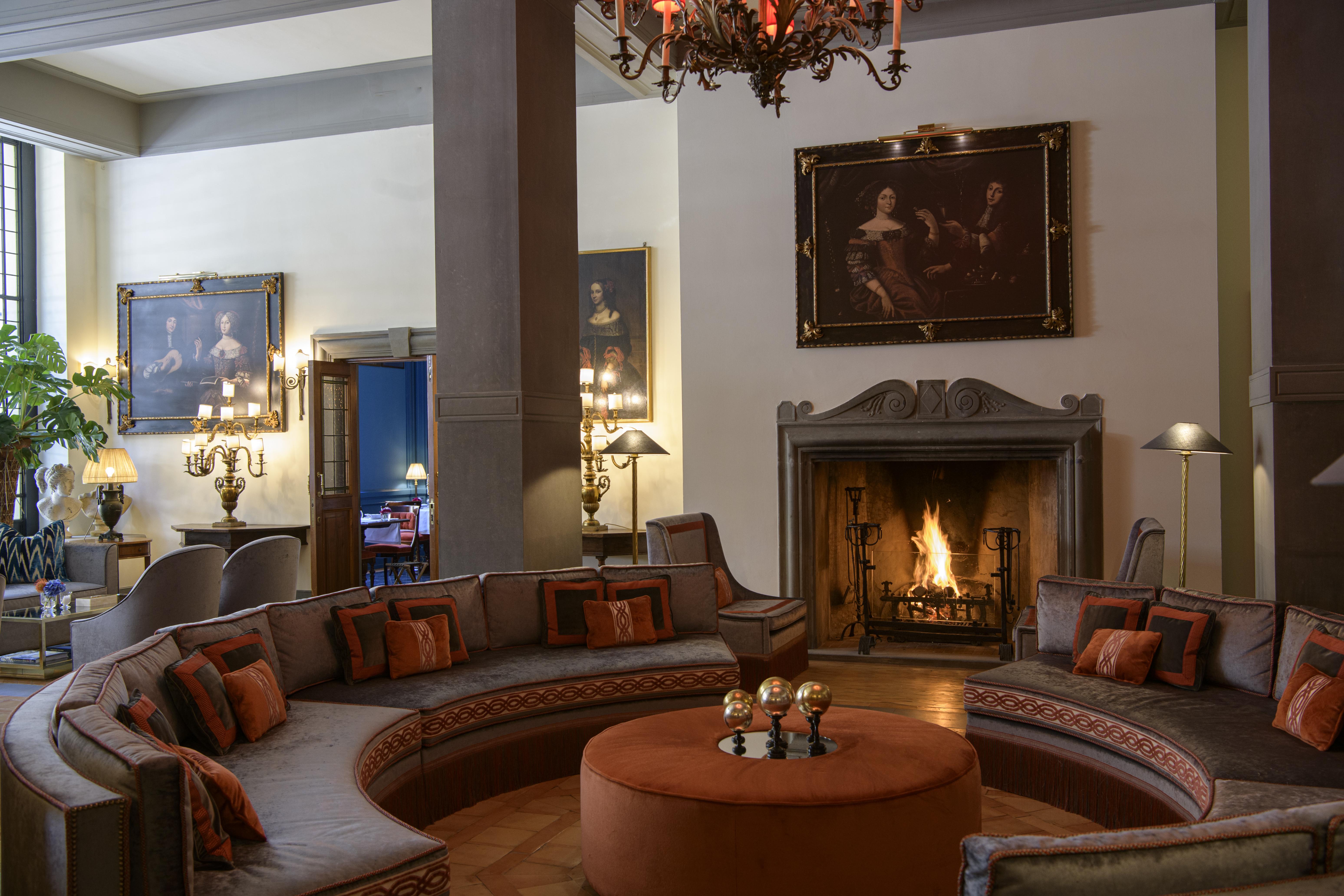 Helvetia&Bristol Firenze - Starhotels Collezione Bagian luar foto The fireplace in the lobby