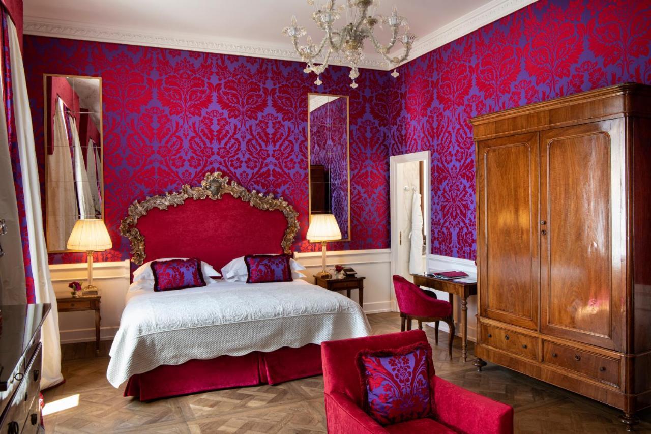 Helvetia&Bristol Firenze - Starhotels Collezione Bagian luar foto A suite at the Hotel de Crillon