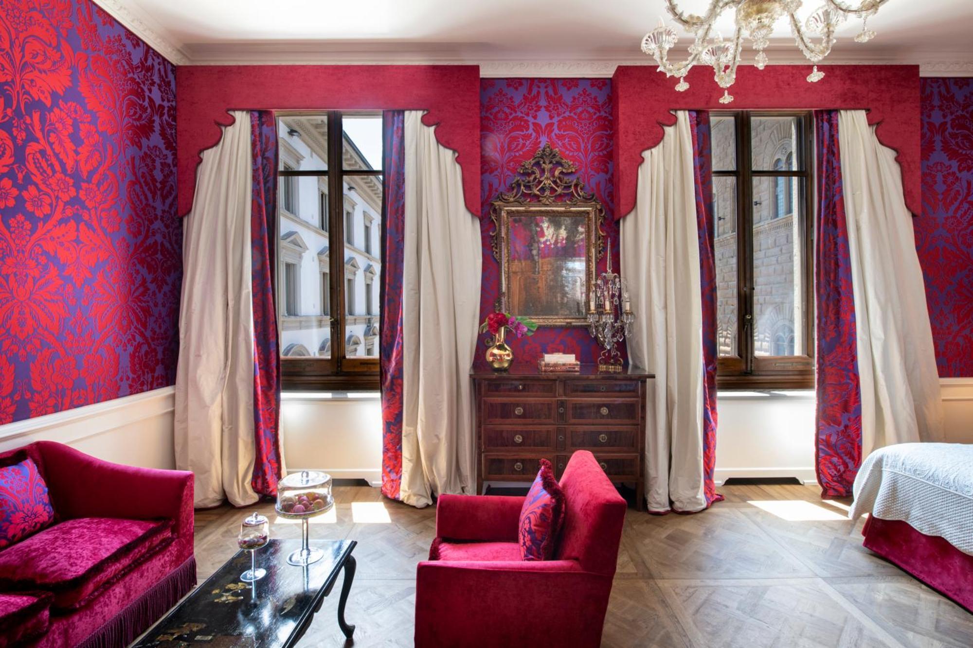 Helvetia&Bristol Firenze - Starhotels Collezione Bagian luar foto A room at the Hotel de Crillon