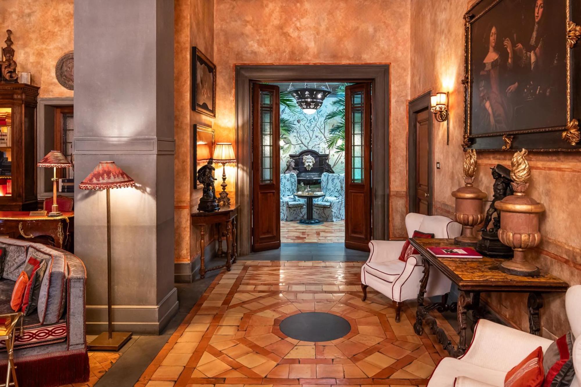 Helvetia&Bristol Firenze - Starhotels Collezione Bagian luar foto Interior of the hotel