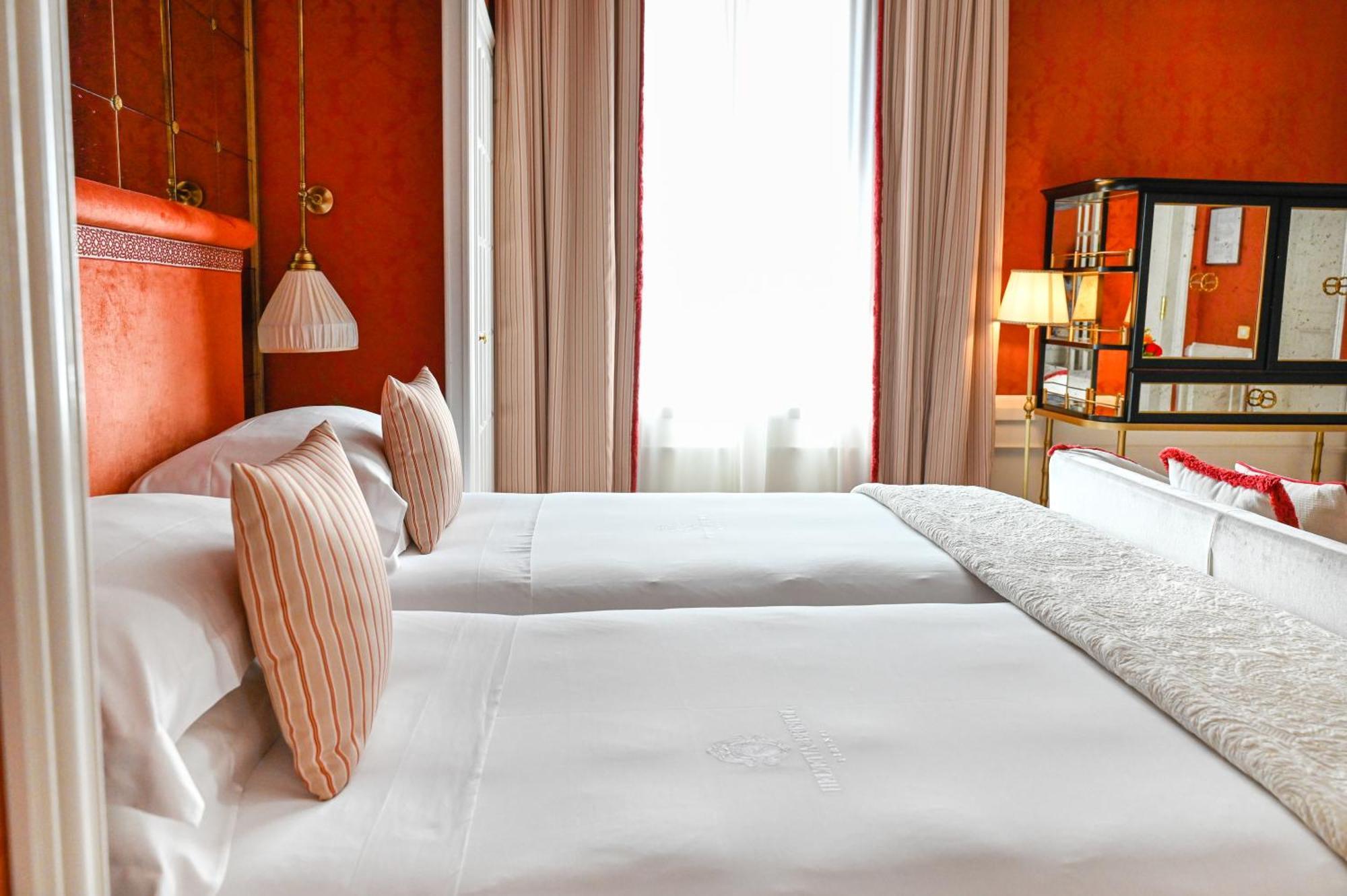 Helvetia&Bristol Firenze - Starhotels Collezione Bagian luar foto A bedroom at the hotel